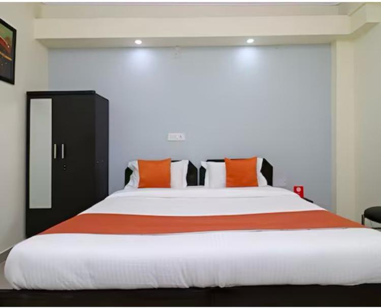 Hotel Aditya Residency Near Sector 63 Metro Station Noida Dış mekan fotoğraf