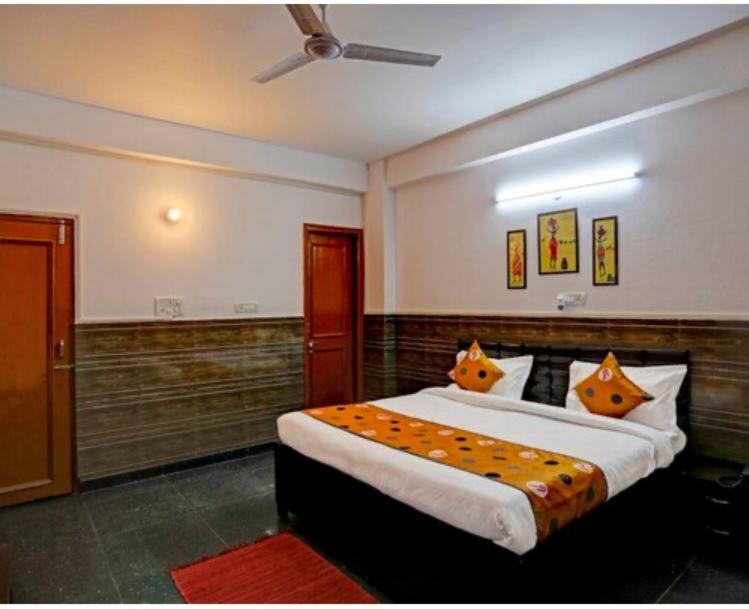 Hotel Aditya Residency Near Sector 63 Metro Station Noida Dış mekan fotoğraf