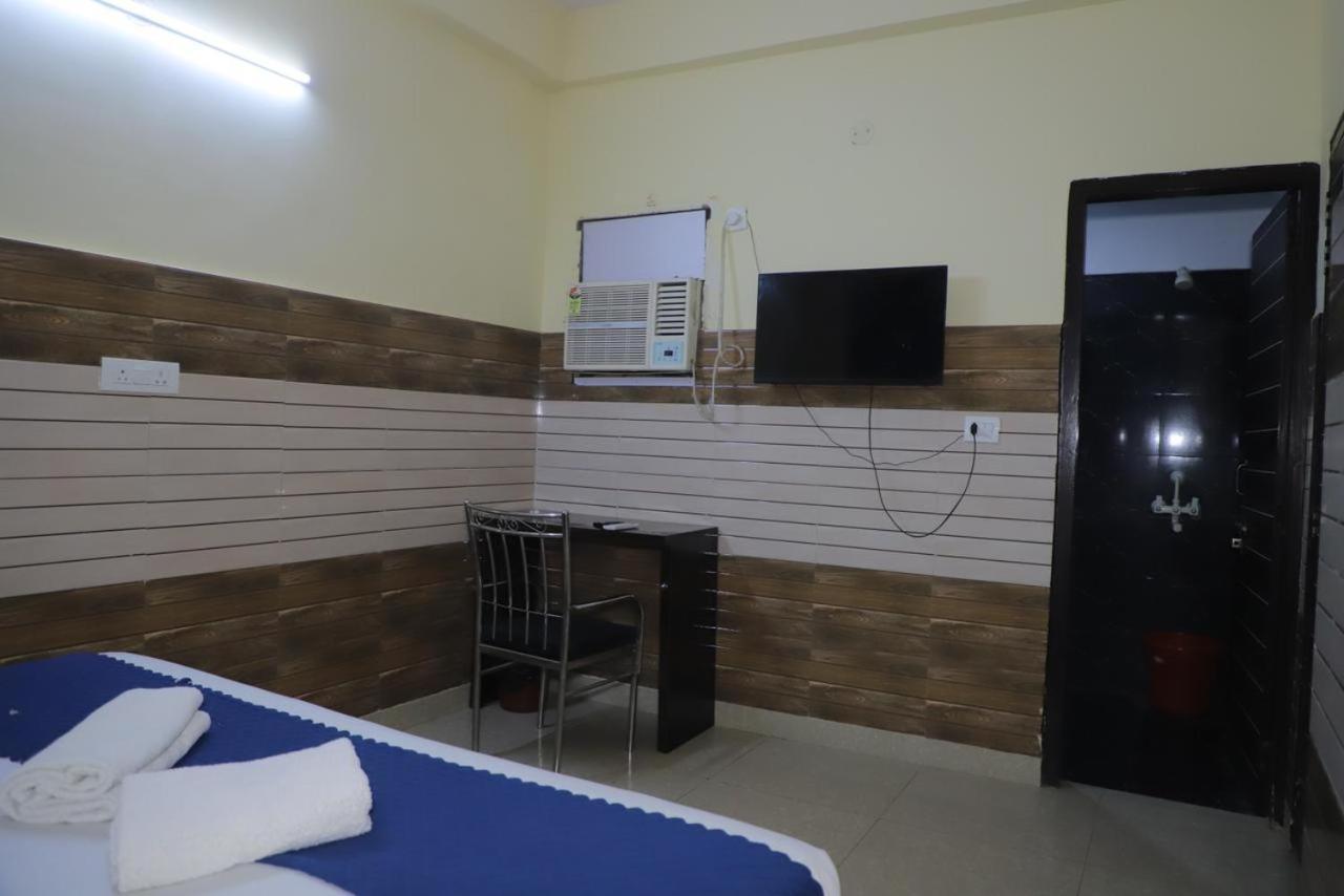 Hotel Aditya Residency Near Sector 63 Metro Station Noida Dış mekan fotoğraf