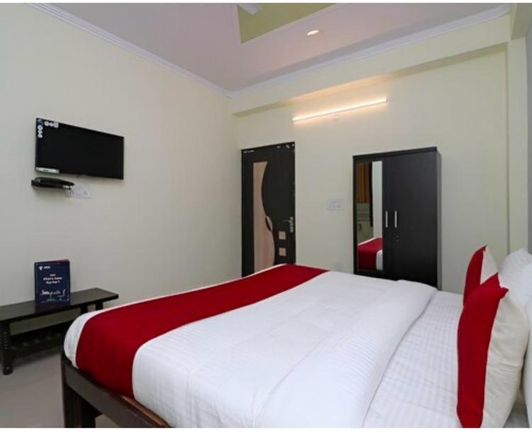 Hotel Aditya Residency Near Sector 63 Metro Station Noida Dış mekan fotoğraf