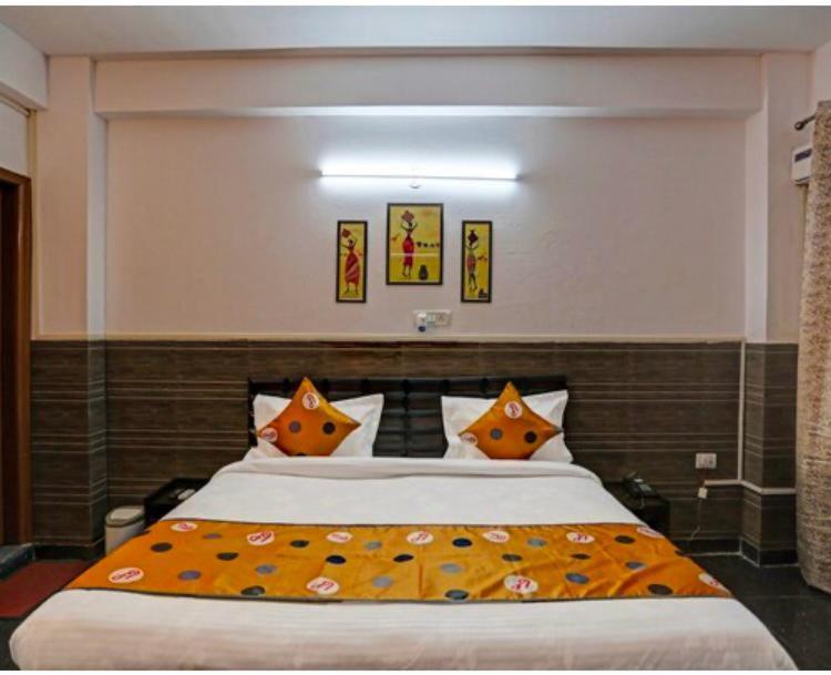 Hotel Aditya Residency Near Sector 63 Metro Station Noida Dış mekan fotoğraf