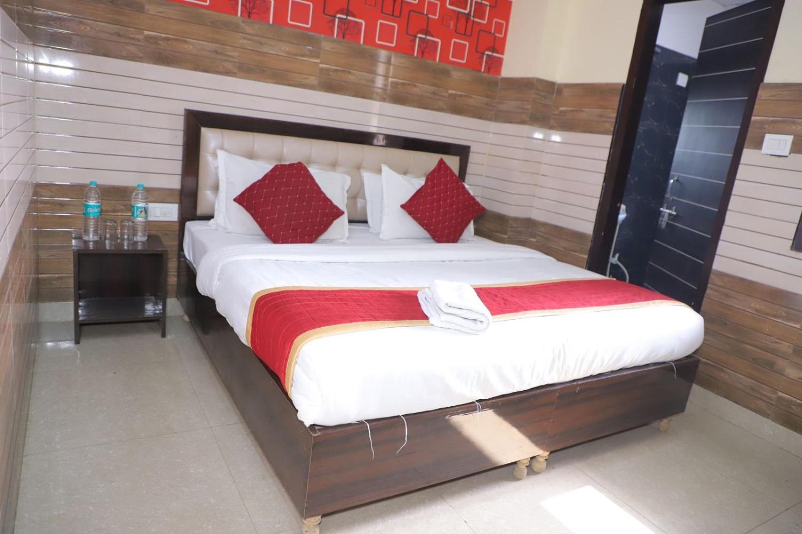 Hotel Aditya Residency Near Sector 63 Metro Station Noida Dış mekan fotoğraf